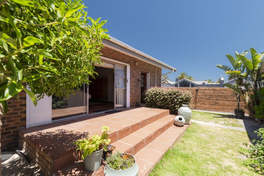 4 Bedroom Property for Sale in Middedorp Western Cape